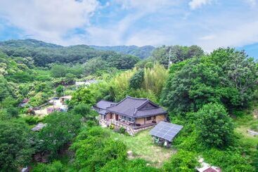Gyeongju Seokgulam Pension