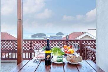 Yeosu Maison Blanche Pension