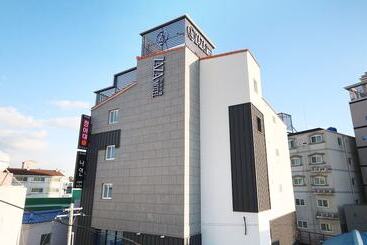 汽车旅馆  Goseong Zaza