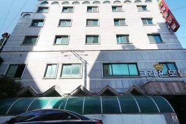 Motel Tongyeong Crown