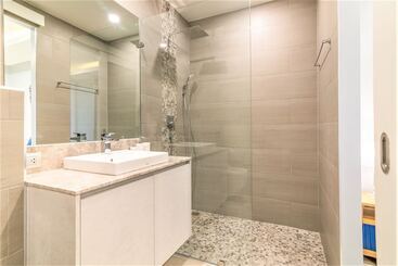 アパートホテル Andamaya Surin Bay