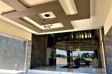 Kavia Meoqui Hotel & Suites