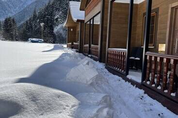 کلبه Raha Villa Bungalow