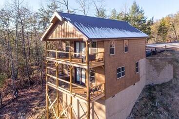 별장 Luxury Good Vibes Cabin With Tub By Redawning