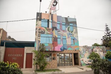 هتل Hostal Calle 5