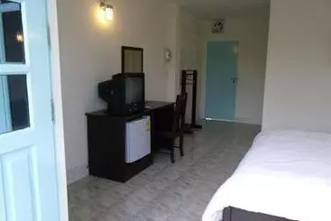 Hotel Albatross Guesthouse @ Thungwualaen Beach