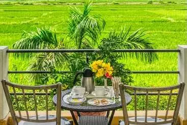 Отель Corbett Solitaire