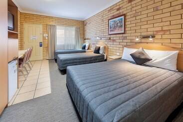 モーテル Roma Mid Town Motor Inn