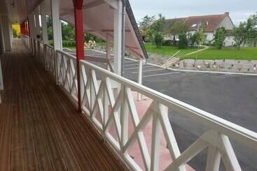 Fasthotel Montmarault   Auberge Du Grand Champ