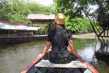 Intillama Jungle Lodge Eirl