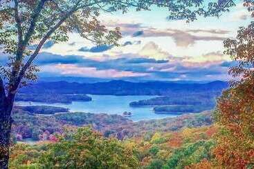 Kır Evi Lake Blue View
