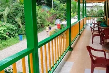 ホテル Cabinas Manzanillo Caribe Sur Cr