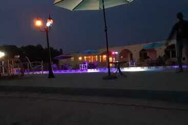 هتل Extravaganza Resort