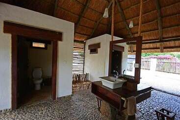 Lake Shore Lodge & Campsite