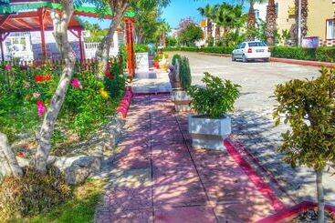 酒店 Altinkum Tatil Koyu