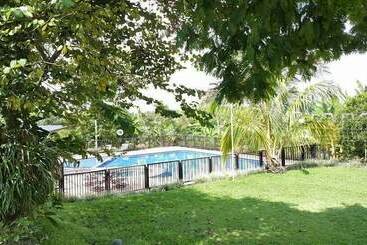 Hostal Portal Del Samán