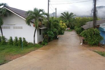 Hotelli Aonang Sr Bungalow