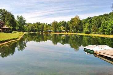 Robin Hill Rv Resort & Campground Caravan Park