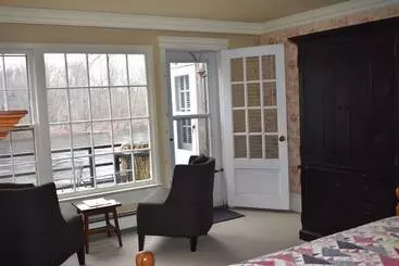 Aamiaismajoitus (B&B) Lumberville 1740 House