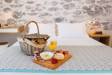 آپارتمان Antony Suites   Adults Only