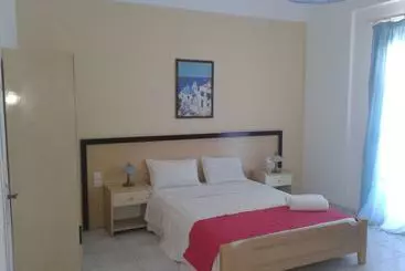 Blue Island Studios & Apartments