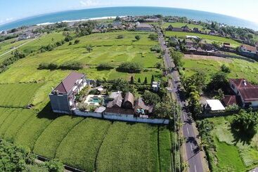 פנסיון Premier Surf Camp