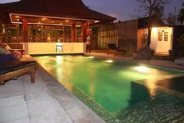 پانسیون Premier Surf Camp