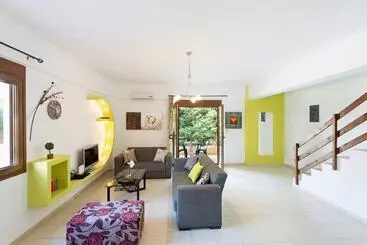 ツーリストアパートメント Uphoria Villas