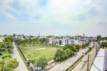 Fabhotel The Gayatri Palace