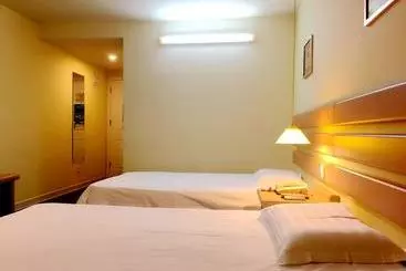 Отель Hanting Yantai Development Zone Changjiang Road