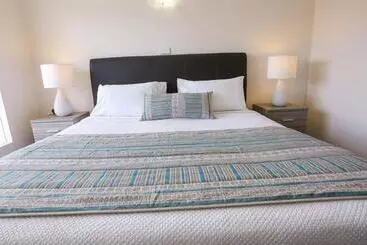 汽车旅馆  Seven Pines Motor Inn