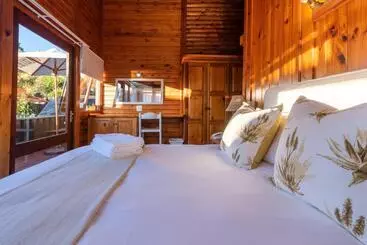 ویلا Under Milkwood Resort