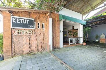 Hotel Oyo 3775 Ketut Inn