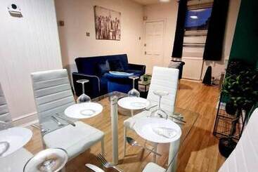 Residenza Lovely 3 Bed House In Dartford