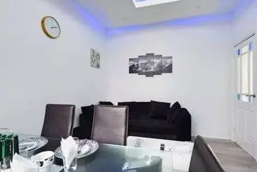 レジデンス Stunning 4 Bed House Fully Refurbished Modern