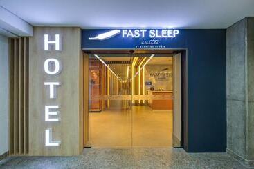 בית מלון כפרי Fast Sleep Suites By Slaviero Hotéis Dentro Do Aeroporto Guarulhos Terminal 2, Desembarque Oeste