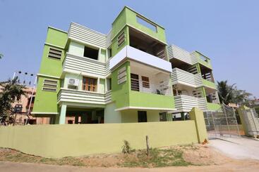 Hotel O Greenland Inn