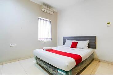 בית מלון כפרי Pondok Inap Shofwa 2