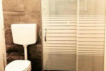 تختخواب و صبحانه Casa Mia