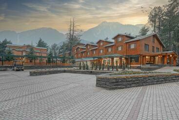 Hotel Radisson Golf Resort Pahalgam