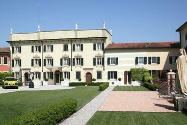 تختخواب و صبحانه Madonna Villa Baietta