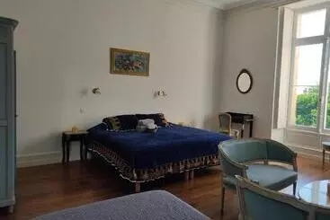 Pansiyon Chambres D Hôtes Au Château De Puycharnaud