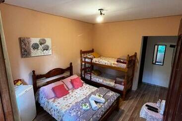 Albergue Pousada Valle Das Aguas