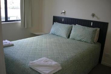 Casa Port Huon Cottages