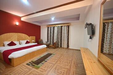 Hotel Krishana Cottage By Nirvana Hills A Pure Veg 86290    57745