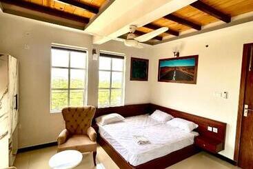 هتل Summit Resorts