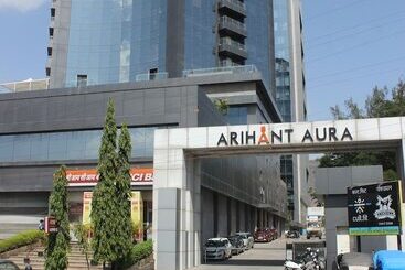 호텔 The Monarch Turbhe