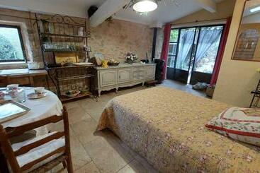 Bed and Breakfast L Olivier Sur La Place