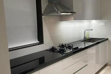 Pensjonat Luxurious And Spacious Private In Kharadi, Near Eon It Park