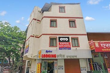 Hotelli Oyo Flagship 81055 Relaxe Lodge